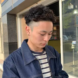 パーマ メンズ 的場 莉音のヘアスタイル