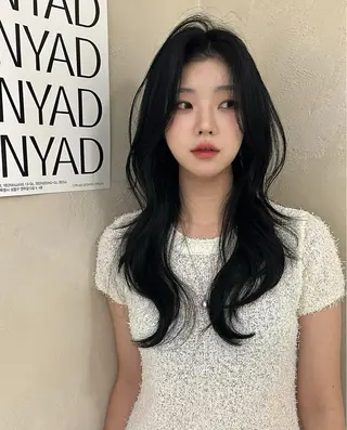 セミロング 韓国ヘア特化🇰🇷 心斎橋【ユリカ】のヘアスタイル