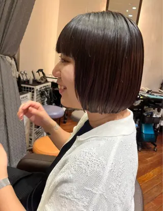 ミディアム ｼｮｰﾄｶｯﾄ 梅田 山下　すみれのヘアスタイル