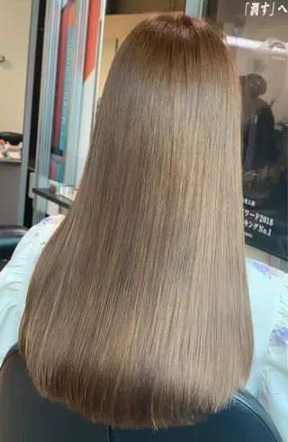 セミロング Lilly 中谷友里のヘアスタイル