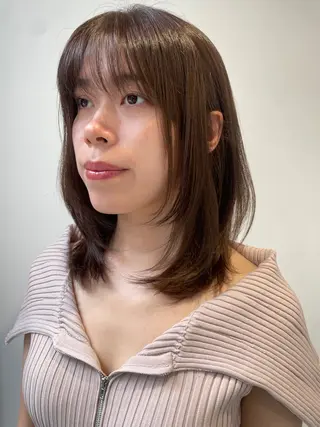 ミディアム カラー 海外レイヤー/赤み 消しカラー/上原聖奈のヘアスタイル