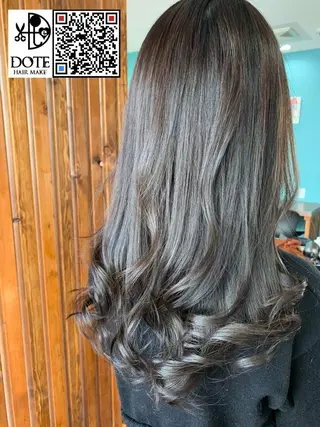 ロング カラー 薬師寺 優のヘアスタイル