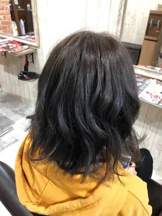 セミロング みやもと まなみのヘアスタイル