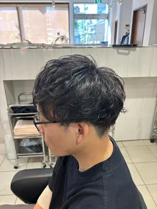 パーマ メンズ 塩崎 絢世のヘアスタイル