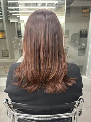 ミディアム 佐藤 莉子のヘアスタイル