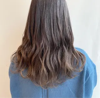 カラー 山口 莉奈のヘアスタイル