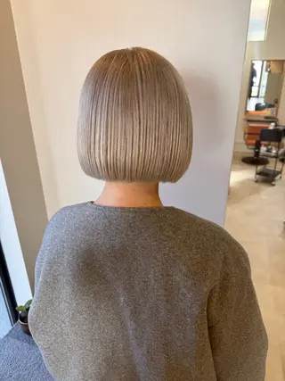 ショート カラー 💛🤍U too e’s /店長🧸のヘアスタイル