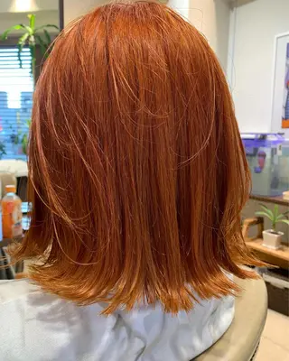 ミディアム カラー newi saLyu 片岡ふきのヘアスタイル