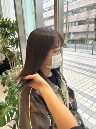 ミディアム カラー ミオ💎ショート 透ける暗髪のヘアスタイル