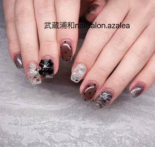 ネイル R inのネイルデザイン