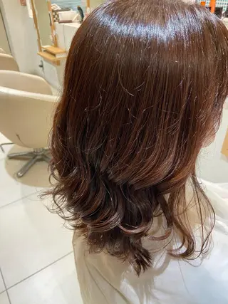 ロング _WHITE Renのヘアスタイル