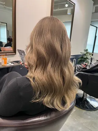 ロング カラー 🌈カラー特化 ハイトーンけいと🌈のヘアスタイル