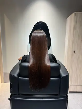 ロング NAVY 橋本心 縮毛矯正のヘアスタイル