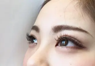 マツエク・マツパ Chipieee iLaの眉毛・アイブロウイメージ