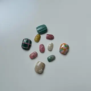 ネイル nail atelier hiton所属・nailist 朱音のネイルデザイン