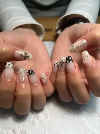 ネイル 🩵atelier- 01 優奈🩵のネイルデザイン