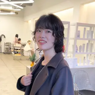 ショート クロスパーマ× 透明感カラー✂︎のヘアスタイル