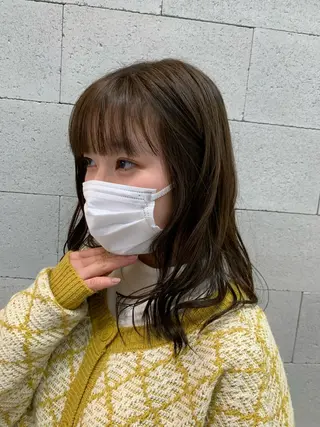 セミロング カラー カワサキ マホのヘアスタイル