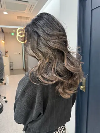 ミディアム 岡留 愛美のヘアスタイル