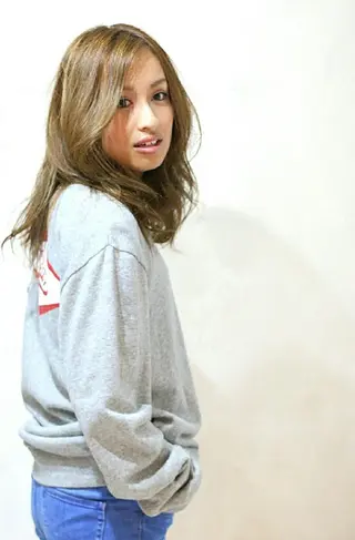 カラー セミロング ロング 原木 康臣のヘアスタイル