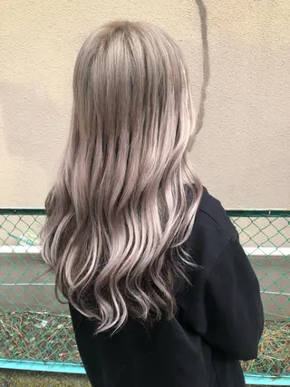 カラー ダブルスキルエクステ /羽エクステ白石宇由のヘアスタイル