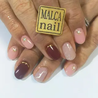 セミロング パーマ ネイル キッズ マツエク・マツパ 荒木 莉奈のネイルデザイン