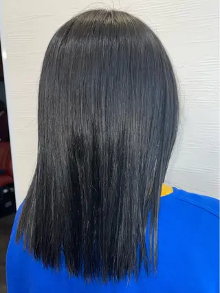 セミロング カラー 艶カラー🎀 YUUKAのヘアスタイル