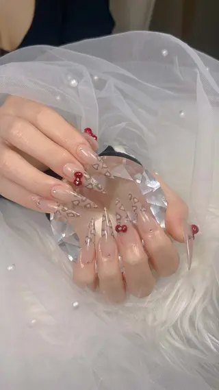 ネイル Mio_ Noiranailのネイルデザイン