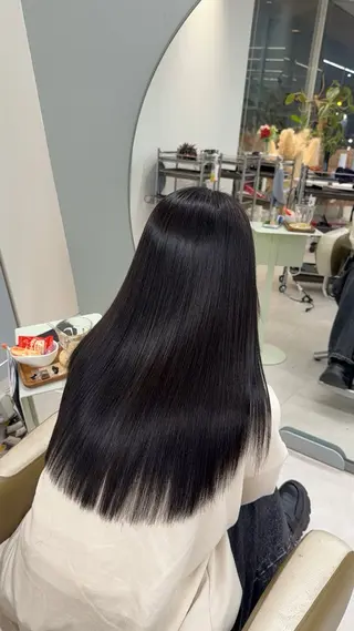 ロング 日吉 里緒のヘアスタイル