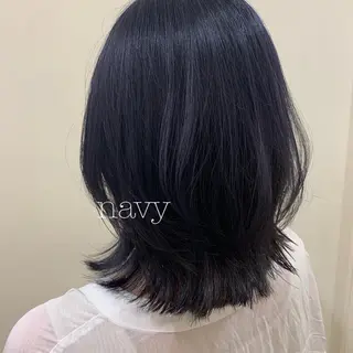 ミディアム カラー ぱつっとボブ/ 小野あかねのヘアスタイル