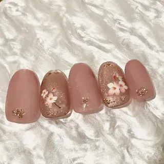 ネイル キャンアイドレッシー六本木店所属・MIKA／耳ツボ ／マグネットネイルのネイルデザイン