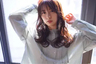 セミロング hoNua. 栄/透明感カラーのヘアスタイル