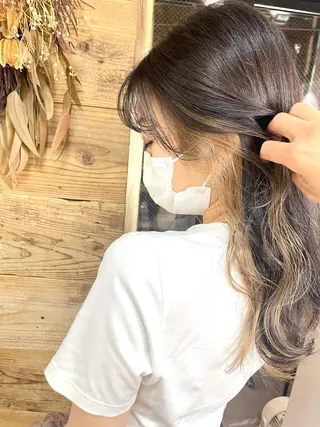ロング カラー 白髪ぼかしハイライト バレイヤージュヤマトのヘアスタイル