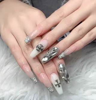 ネイル ダン ゴーゴックビックのネイルデザイン