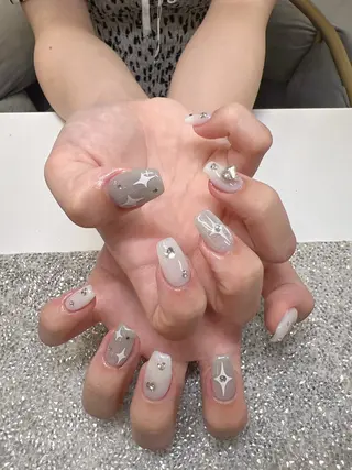 ネイル Guarendo錦糸町店所属・ガレンドウ 白澤 愛子のネイルデザイン