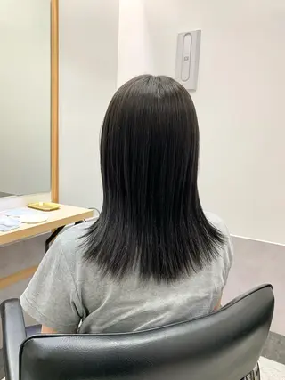 ミディアム カラー SAKINO. ベージュカラーのヘアスタイル