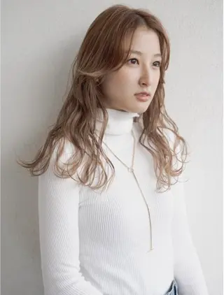 SOL Matsumuraのヘアスタイル