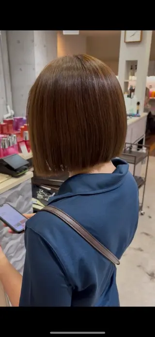 ショート .AIRI🌼 暖色/ぱつっとぼぶのヘアスタイル