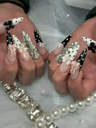 ネイル RUNWAY 　　の眉毛・アイブロウイメージ