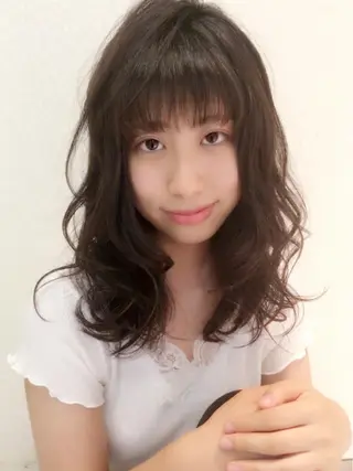 セミロング パーマ 田中 奈布のヘアスタイル