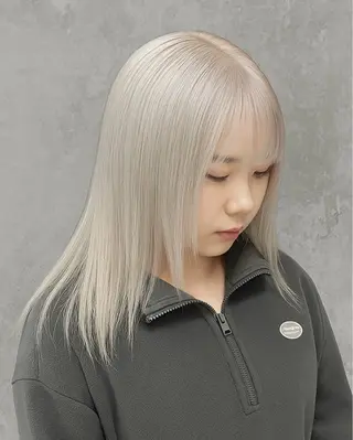 セミロング ホワイト系はお任せ /ブリーチ/店長岩崎のヘアスタイル