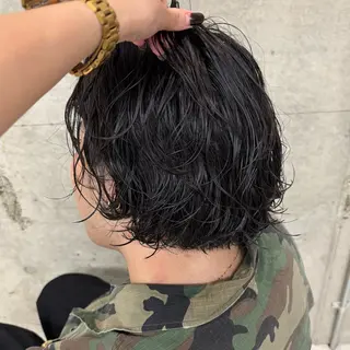 ショート 瑠己杏 :ボブ/ ハイトーンワンカラーのヘアスタイル