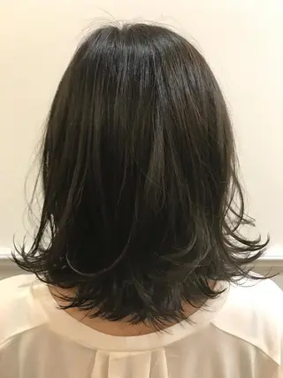 ミディアム カラー ひろせ かなのヘアスタイル