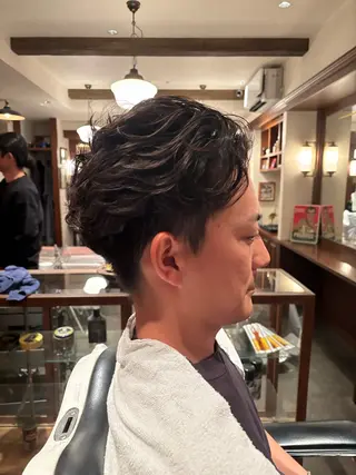 ミディアム Hiroto (フェードカット)のヘアスタイル