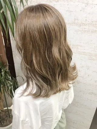 セミロング カラー ケアブリーチ /髪質 改善/古橋圭史郎のヘアスタイル