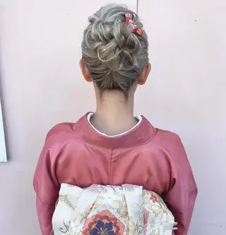ミディアム ヘアアレンジ yui .のヘアスタイル