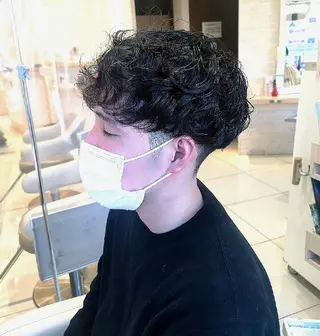 メンズ パーマ 渡辺 愛枝/艶カラー🩵のヘアスタイル