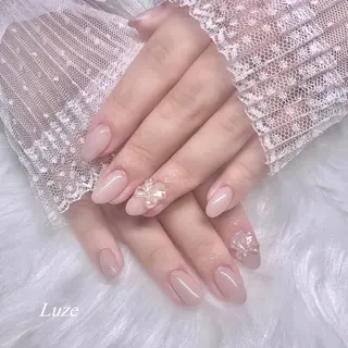 ネイル Luze 泉 明日花のネイルデザイン