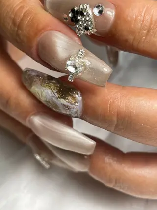 ネイル Bavardage Nailのネイルデザイン