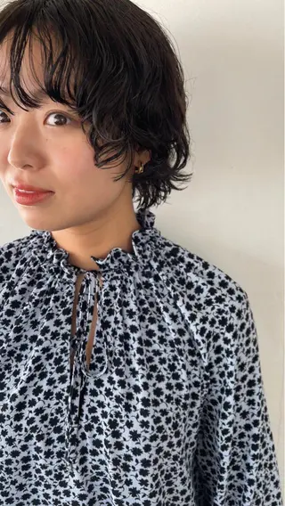 ショート カラー パーマ 💓パーマ，💗 レイヤーカットのヘアスタイル